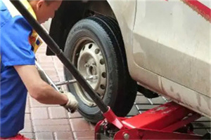 龙柏附近拖车24小时服务热线电话